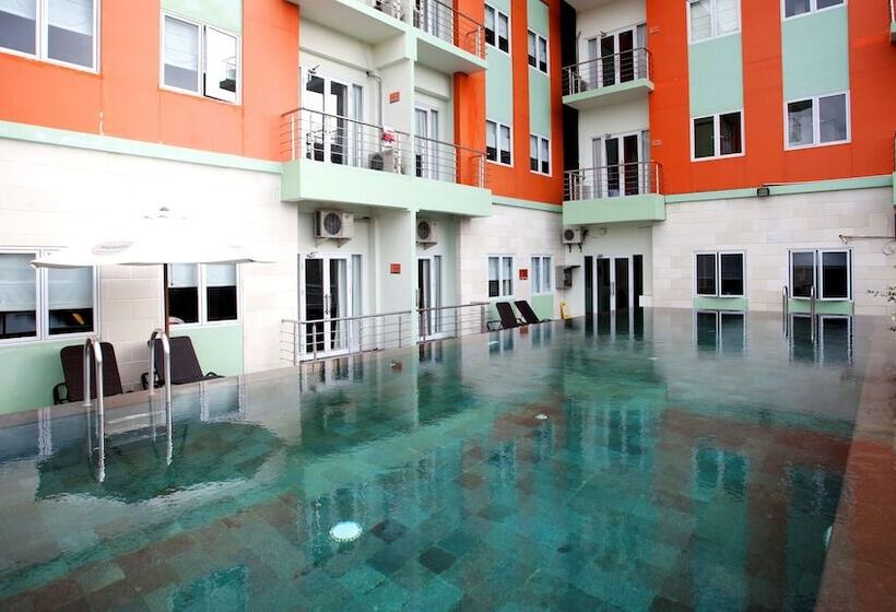 Harris Hotel & Residences Riverview Kuta, Bali