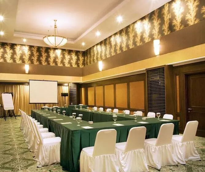 Aston Tropicana Hotel Bandung