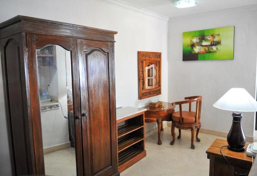 בית מלון כפרי Bali Seascape Beach Club