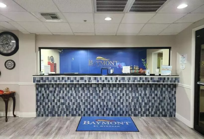 Отель Baymont By Wyndham Houston Brookhollow