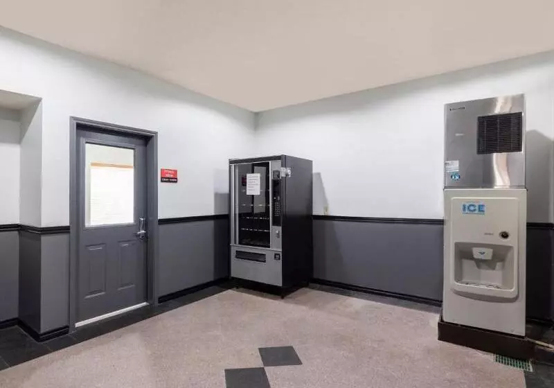 Отель Baymont By Wyndham Houston Brookhollow