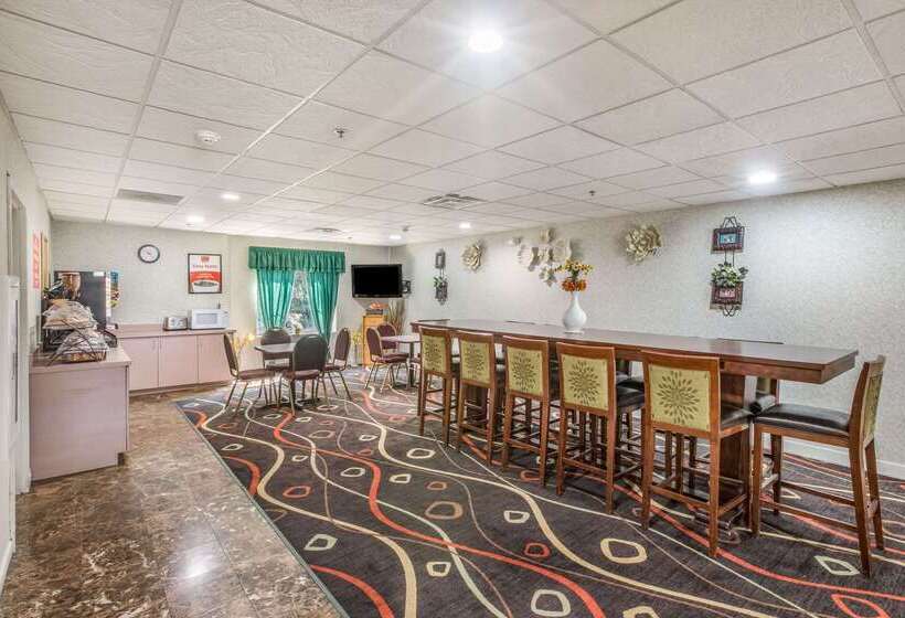 فندق Econo Lodge Inn & Suites Marietta