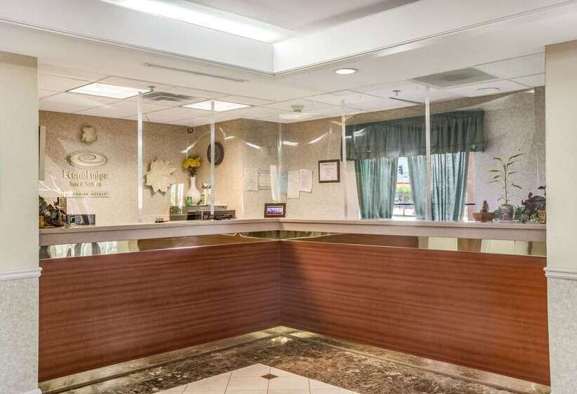 فندق Econo Lodge Inn & Suites Marietta