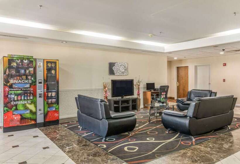 فندق Econo Lodge Inn & Suites Marietta