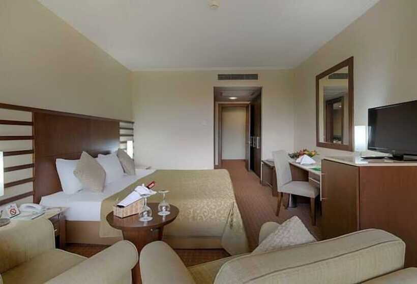 Отель Green Max