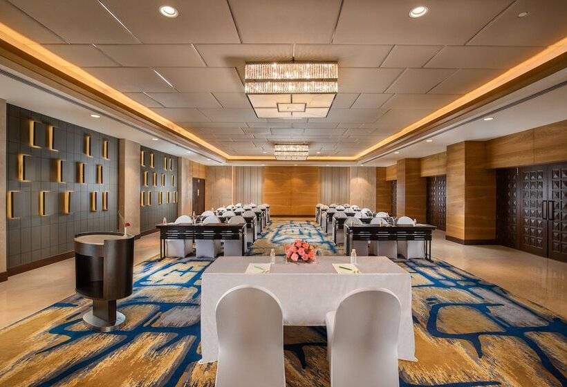 호텔 Holiday Inn Agra Mg Road An Ihg