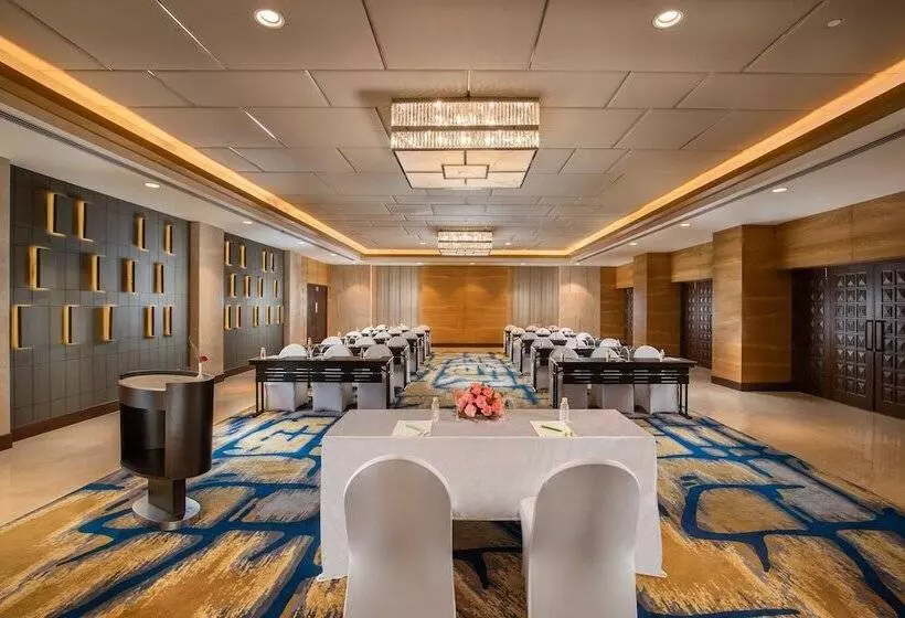 호텔 Holiday Inn Agra Mg Road An Ihg