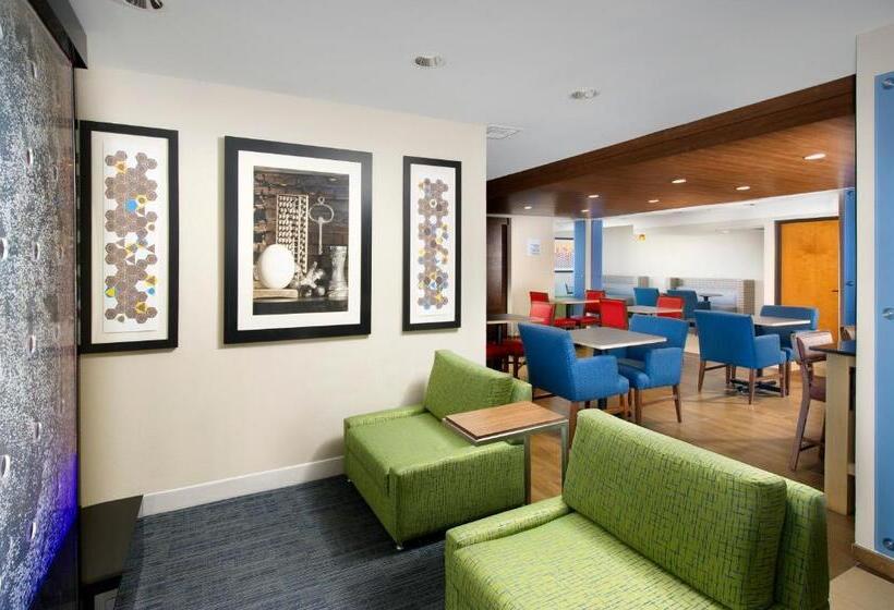 هتل Holiday Inn Express & Suites San Antonio Downtown Market Area, An Ihg