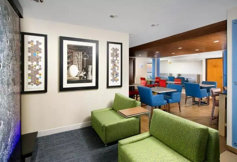 فندق Holiday Inn Express & Suites San Antonio Downtown Market Area, An Ihg