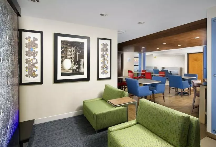 فندق Holiday Inn Express & Suites San Antonio Downtown Market Area, An Ihg