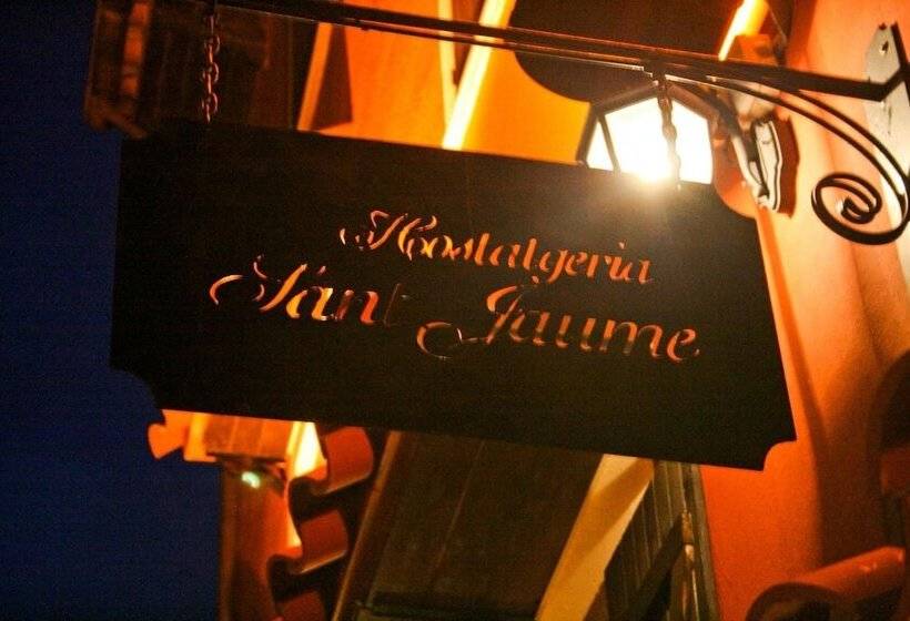 Отель Hostal Hostatgeria Sant Jaume