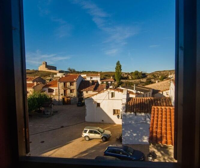 Отель Hostal Hostatgeria Sant Jaume