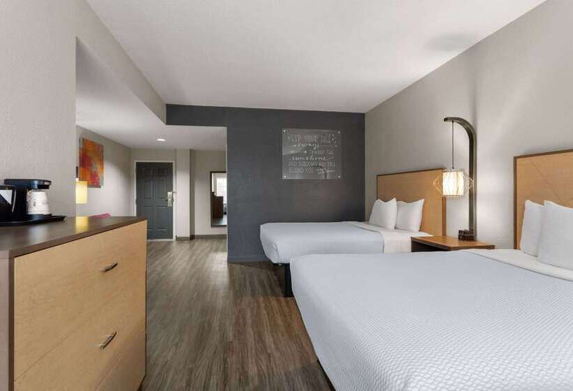 فندق La Quinta Inn & Suites By Wyndham Ft. Pierce