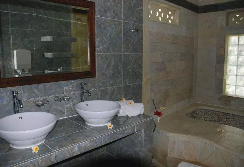 Отель Dolphin Bali