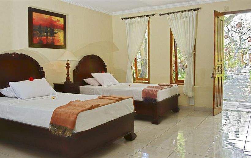 Отель Dolphin  Bali