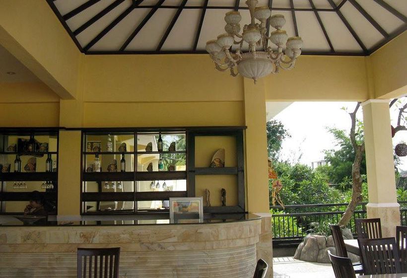 Отель Dolphin  Bali