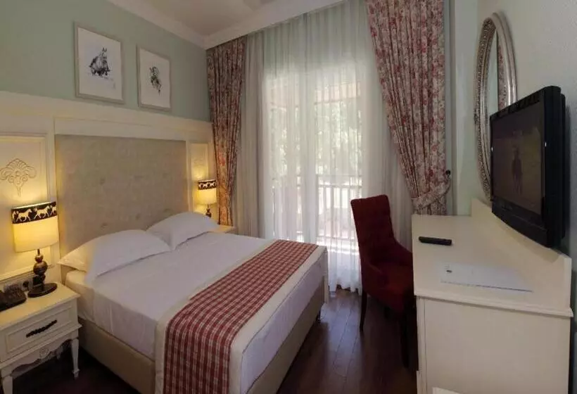 Padok Premium Hotel And Stables