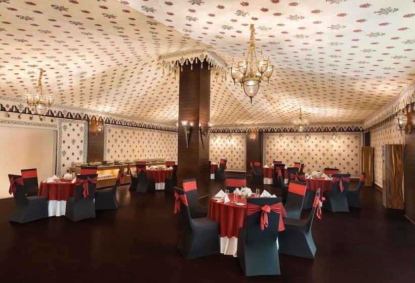 בית מלון כפרי Radisson Jaipur City Center