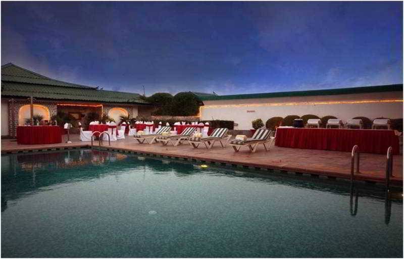 בית מלון כפרי Radisson Jaipur City Center