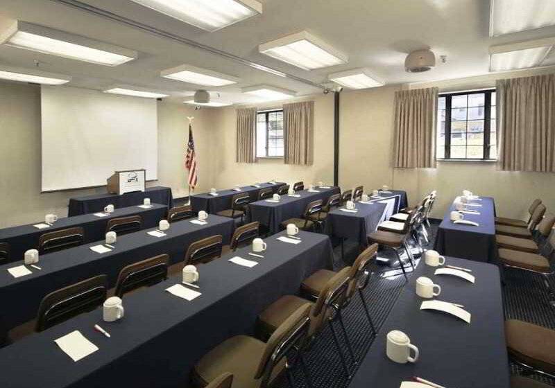 هتل Sands Inn & Suites