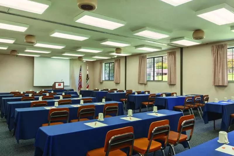 בית מלון כפרי Sands Inn & Suites