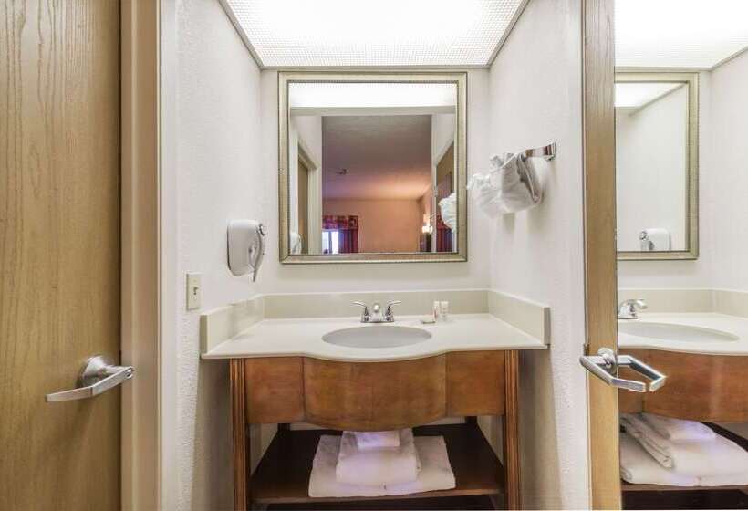 فندق Quality Inn & Suites