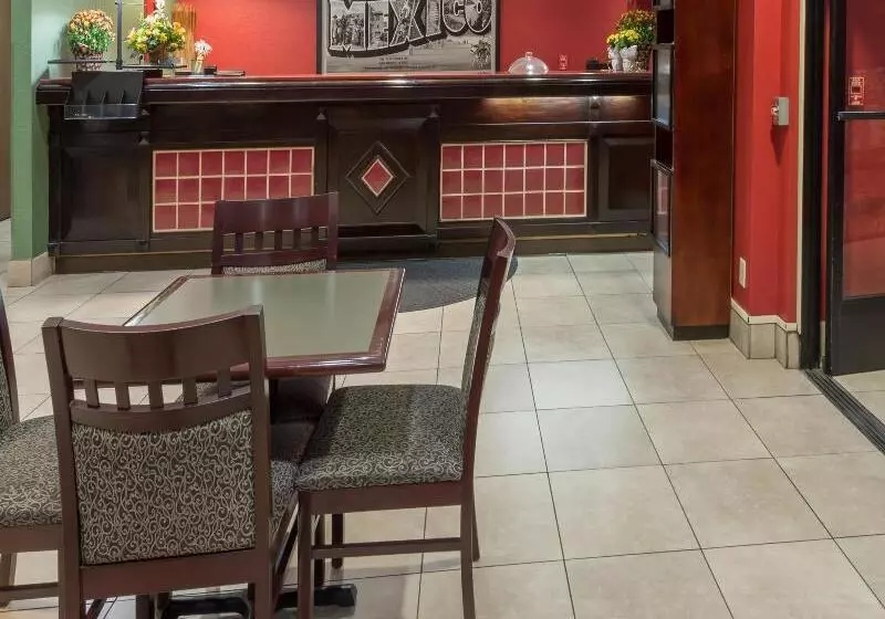 Hotel Quality Inn & Suites