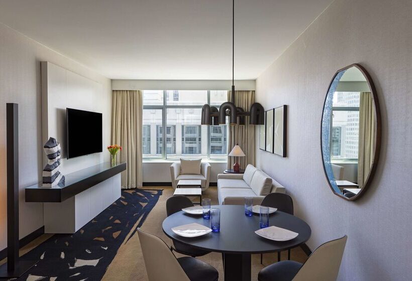 فندق Thewit Chicago, A Hilton