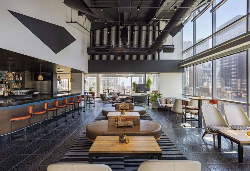 فندق Thewit Chicago, A Hilton
