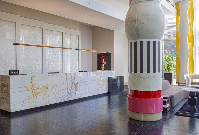 فندق Thewit Chicago, A Hilton