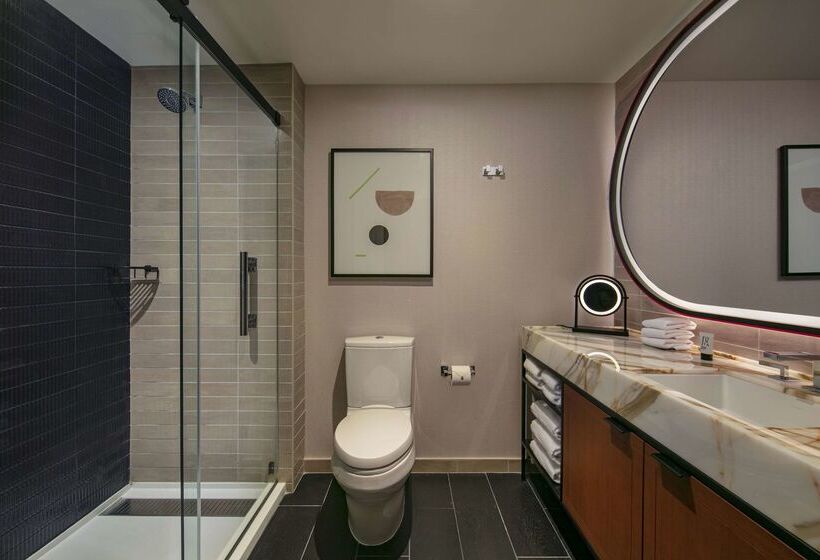 فندق Thewit Chicago, A Hilton