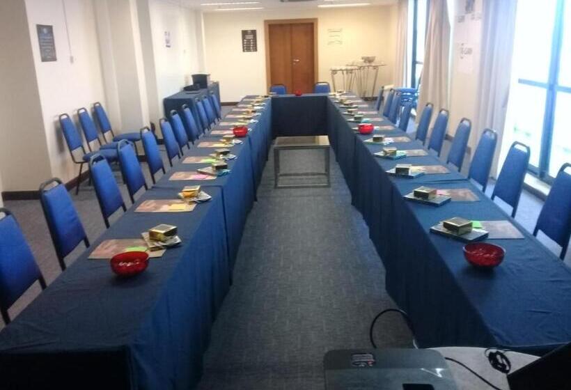 فندق Tropical Executive