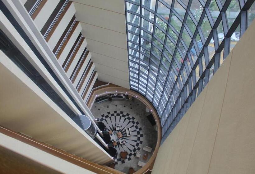 فندق Tropical Executive