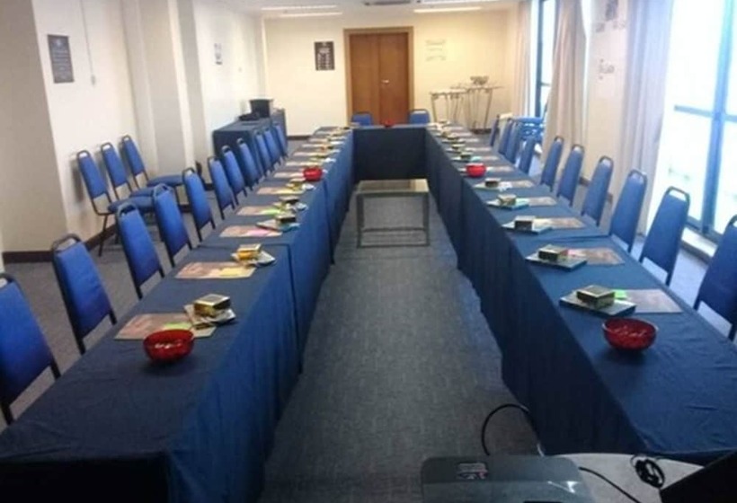 فندق Tropical Executive