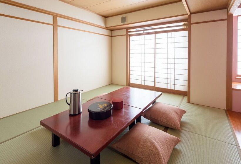 Отель Yamatoya Honten Ryokan Osaka