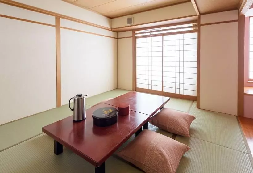 Отель Yamatoya Honten Ryokan Osaka