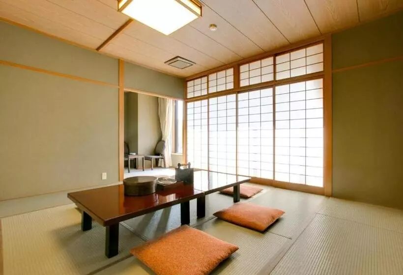 Отель Yamatoya Honten Ryokan Osaka