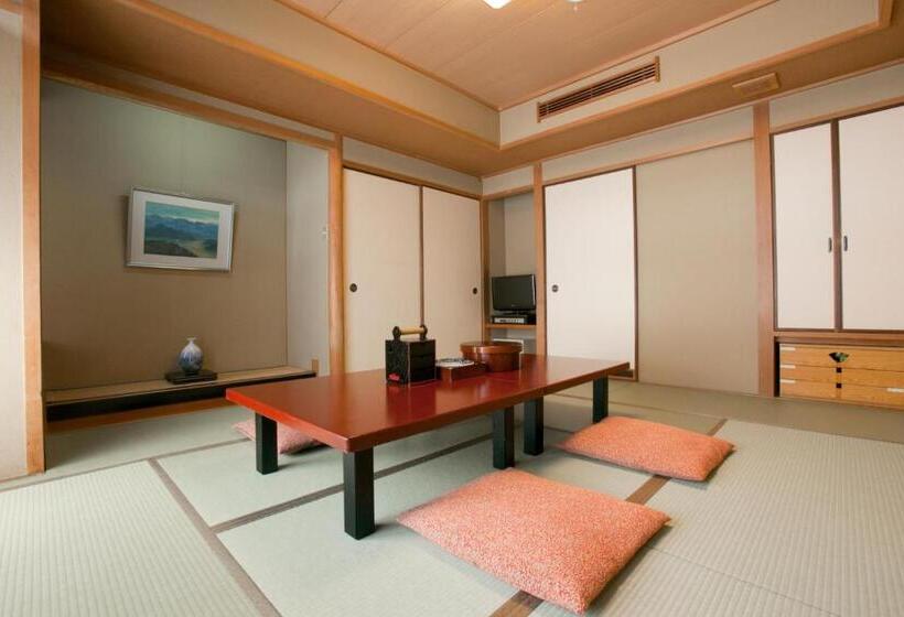 Отель Yamatoya Honten Ryokan Osaka