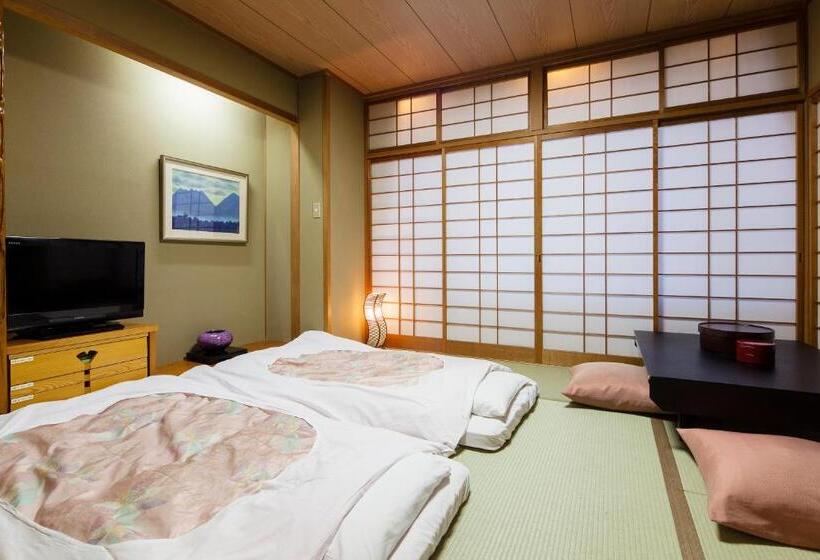 Отель Yamatoya Honten Ryokan Osaka