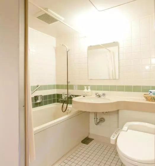 Отель Yamatoya Honten Ryokan Osaka