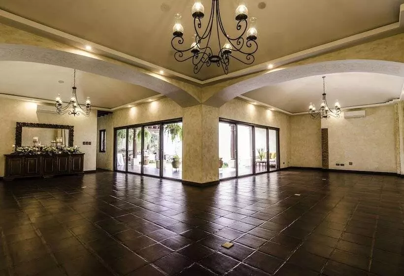 هتل Boutique Los Pasos & Spa