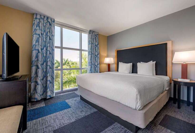 Cambria Hotel Ft Lauderdale, Airport South & Cruise Port
