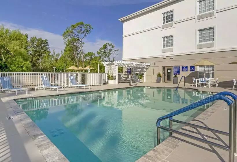 酒店 Comfort Inn & Suites Port Charlottepunta Gorda