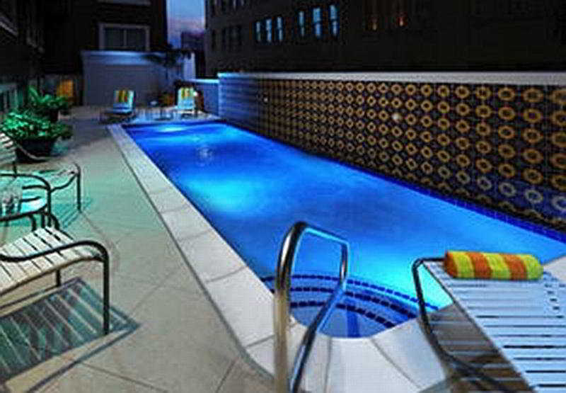 هتل Courtyard By Marriott San Antonio Riverwalk