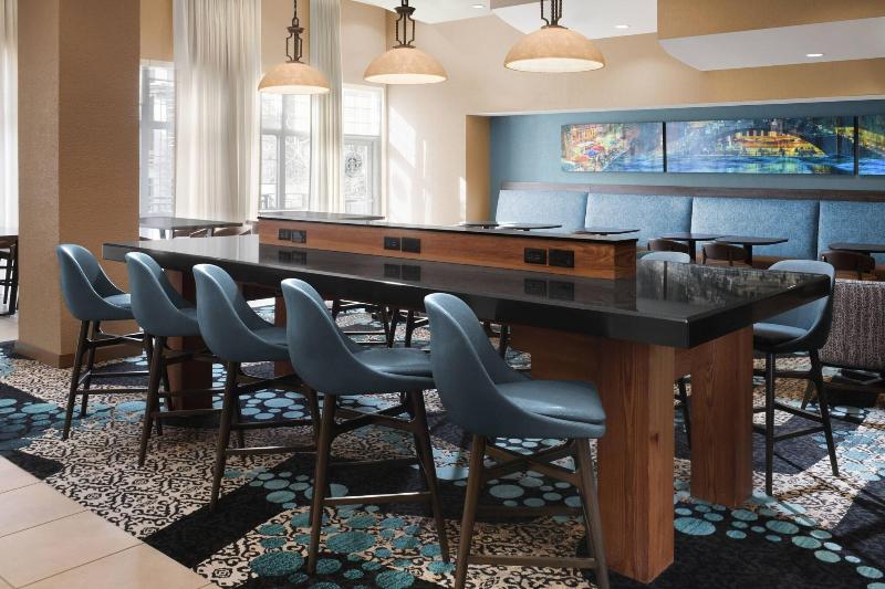 هتل Courtyard By Marriott San Antonio Riverwalk