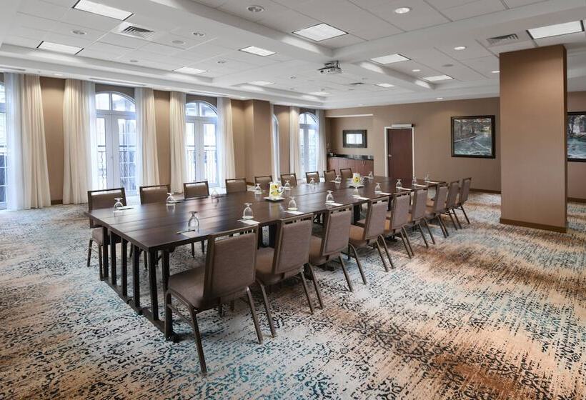 هتل Courtyard By Marriott San Antonio Riverwalk