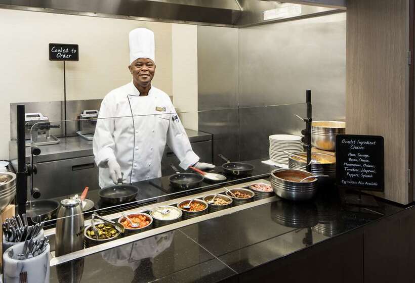 فندق Embassy Suites By Hilton Tampa Brandon