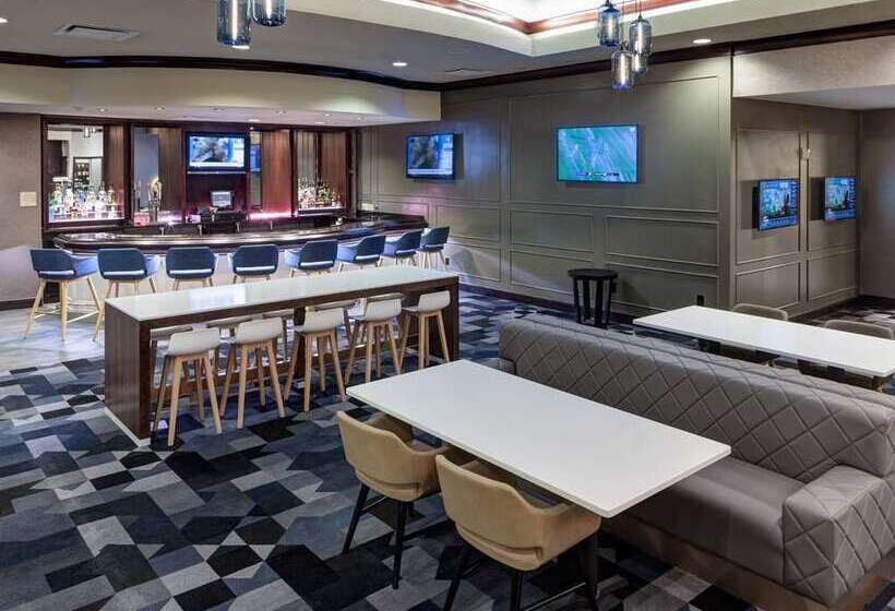 فندق Embassy Suites By Hilton Tampa Brandon