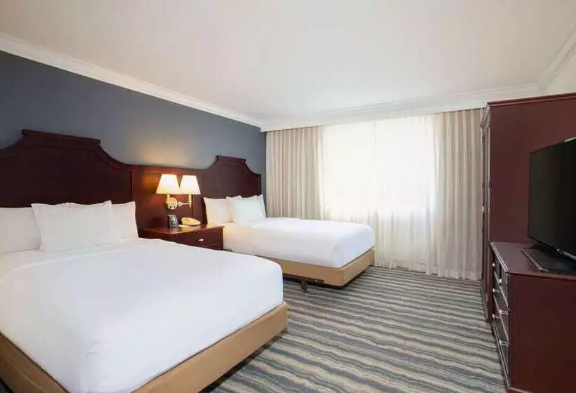 هتل Embassy Suites By Hilton Tampa Brandon