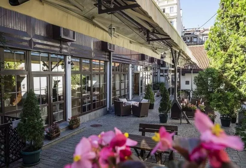 Garni Hotel Le Petit Piaf